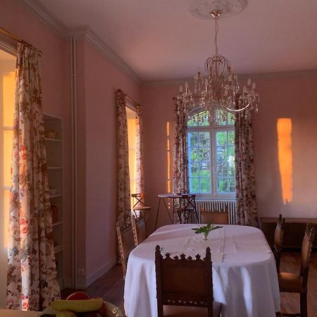 Le Manoir Des Rochers Bouere Exterior photo